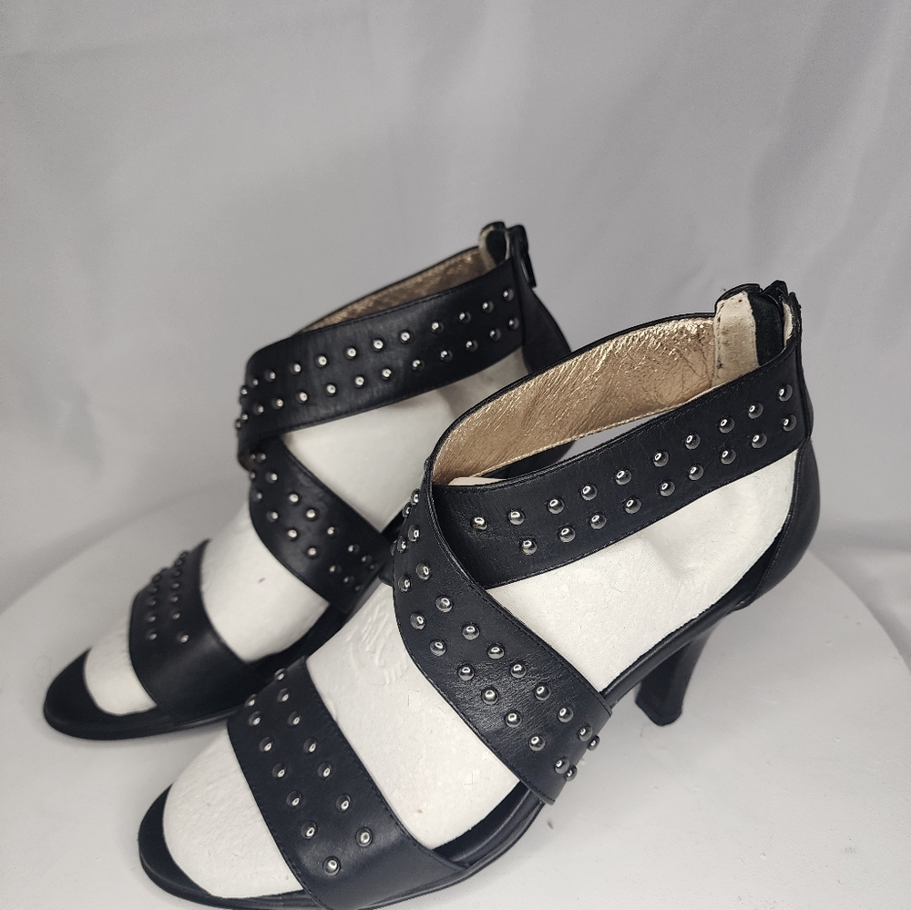 Sofft Gaea Black Studded Leather Strappy Heels Women's Size 6M